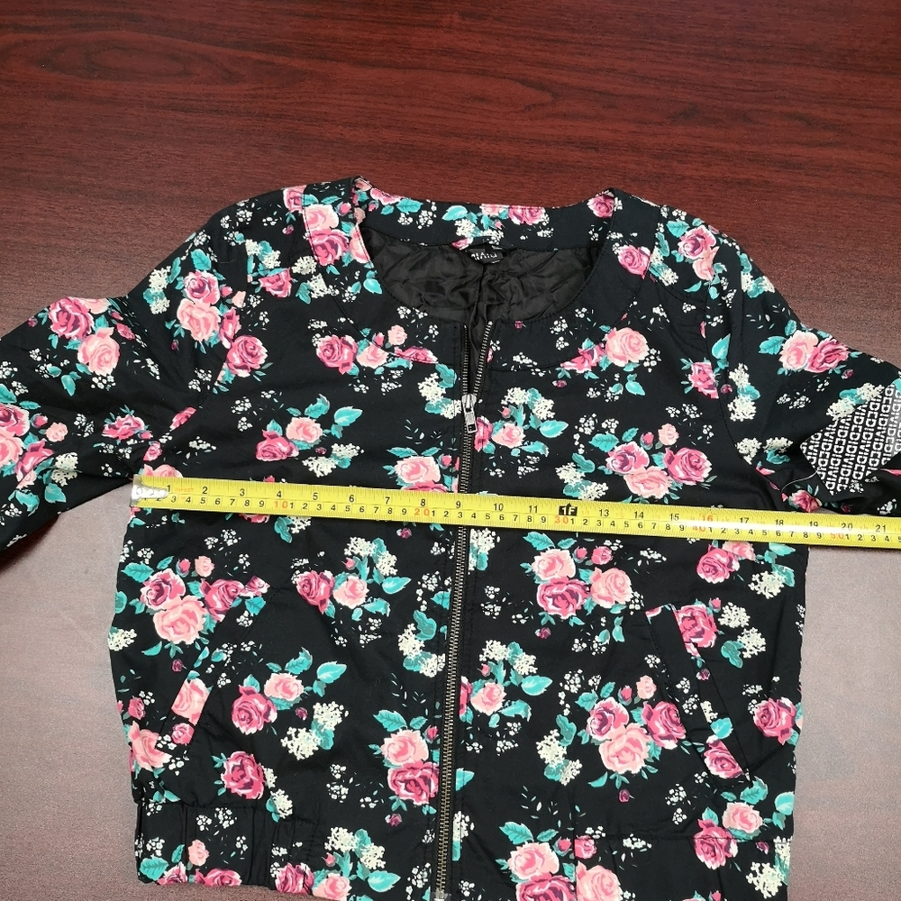 Bomber Jacket - Picture 4 of 5